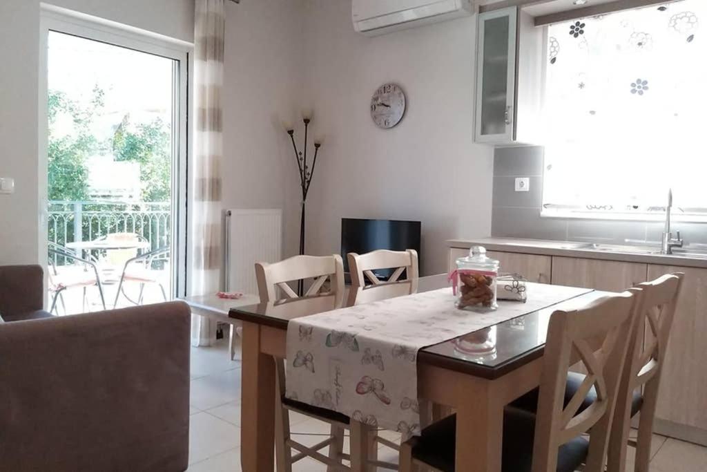 New, Bright, Cozy, Autonomous Apartment With Private Entrance And Garden, 42 M2, 5Min To The Beach And City Center كالاماتا المظهر الخارجي الصورة