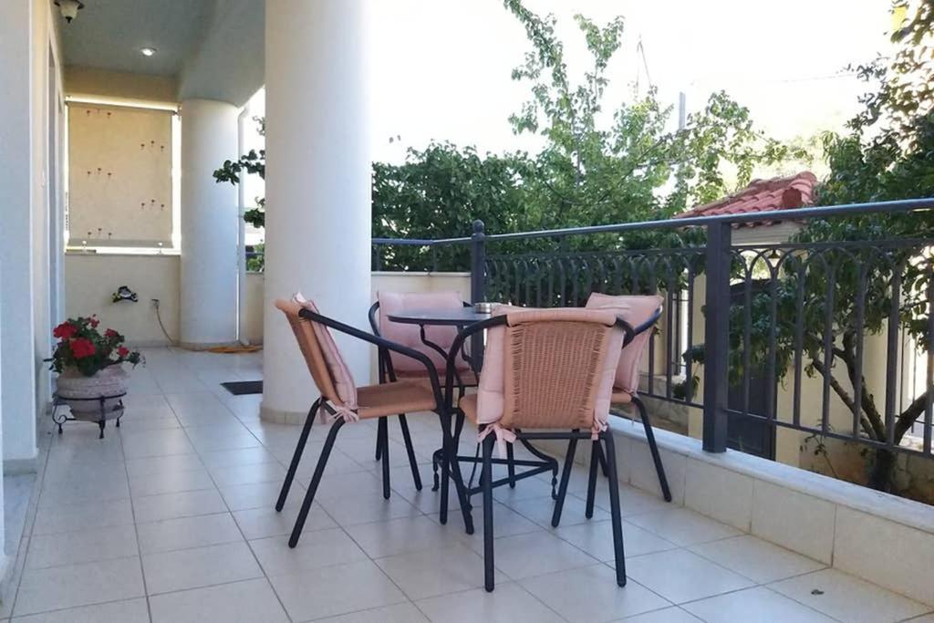 New, Bright, Cozy, Autonomous Apartment With Private Entrance And Garden, 42 M2, 5Min To The Beach And City Center كالاماتا المظهر الخارجي الصورة